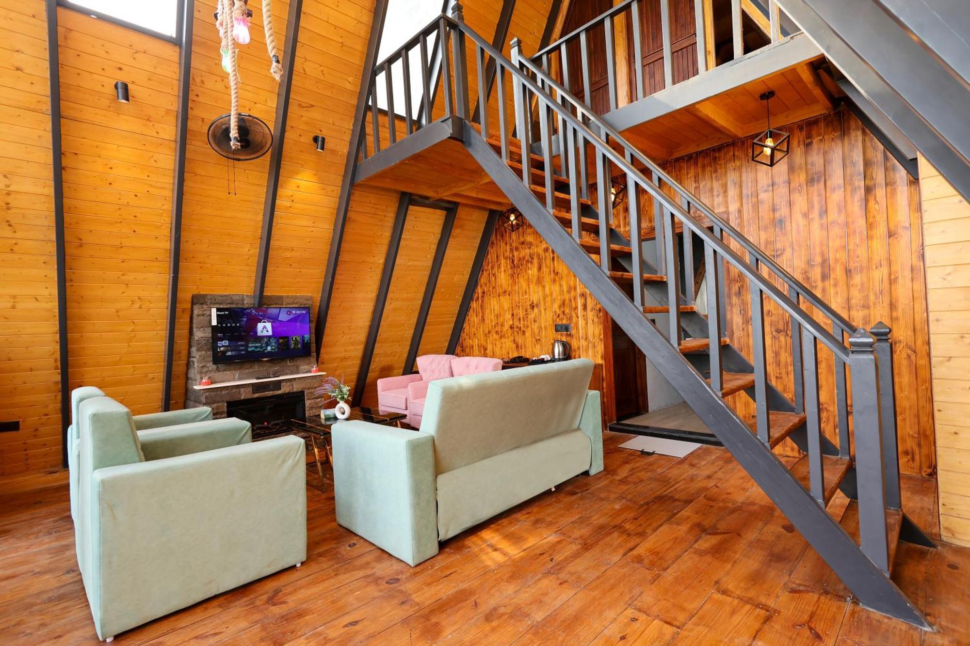 Homestay Koro Treehouse Luxury Wooden And With Private Pool Kasauli